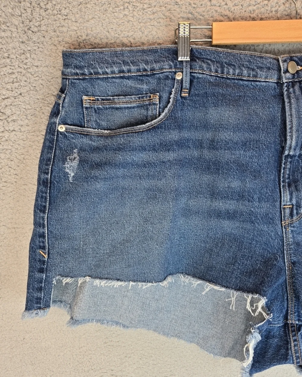 NWOT Good American Good '90s Blue 645 Raw Step Hem Denim Shorts $129 Plus Sz 24